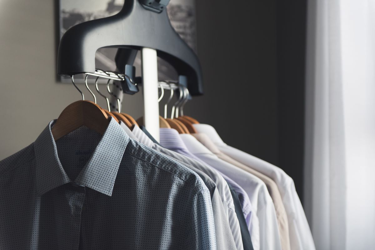 Niezbędny przewodnik po męskich koszulach wizytowych